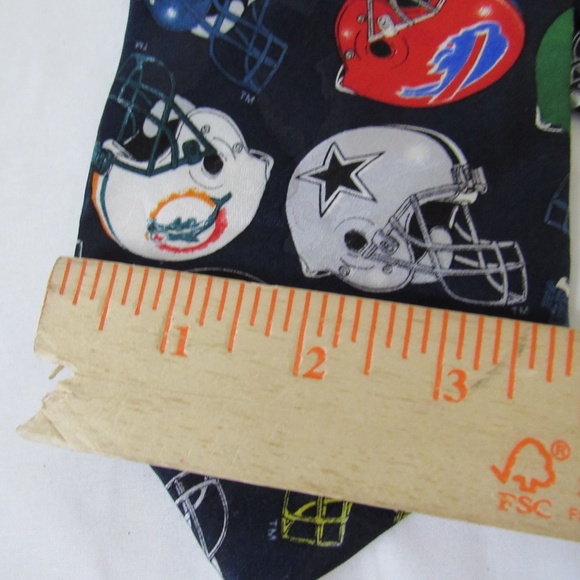 Team NFL Classic Logo Helmet Novelty 3.75" Silk Tie - Picture 6 of 7